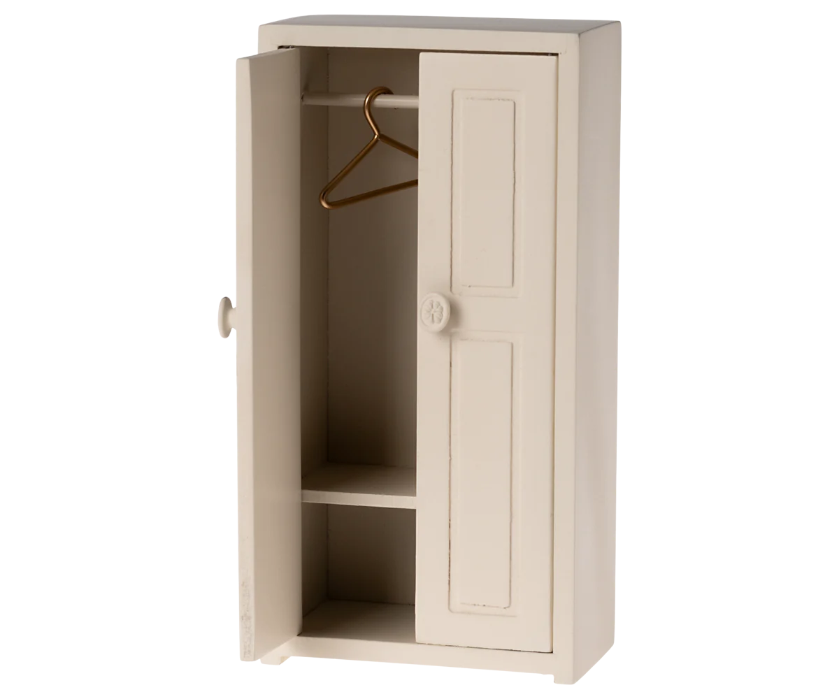 Closet, Mouse