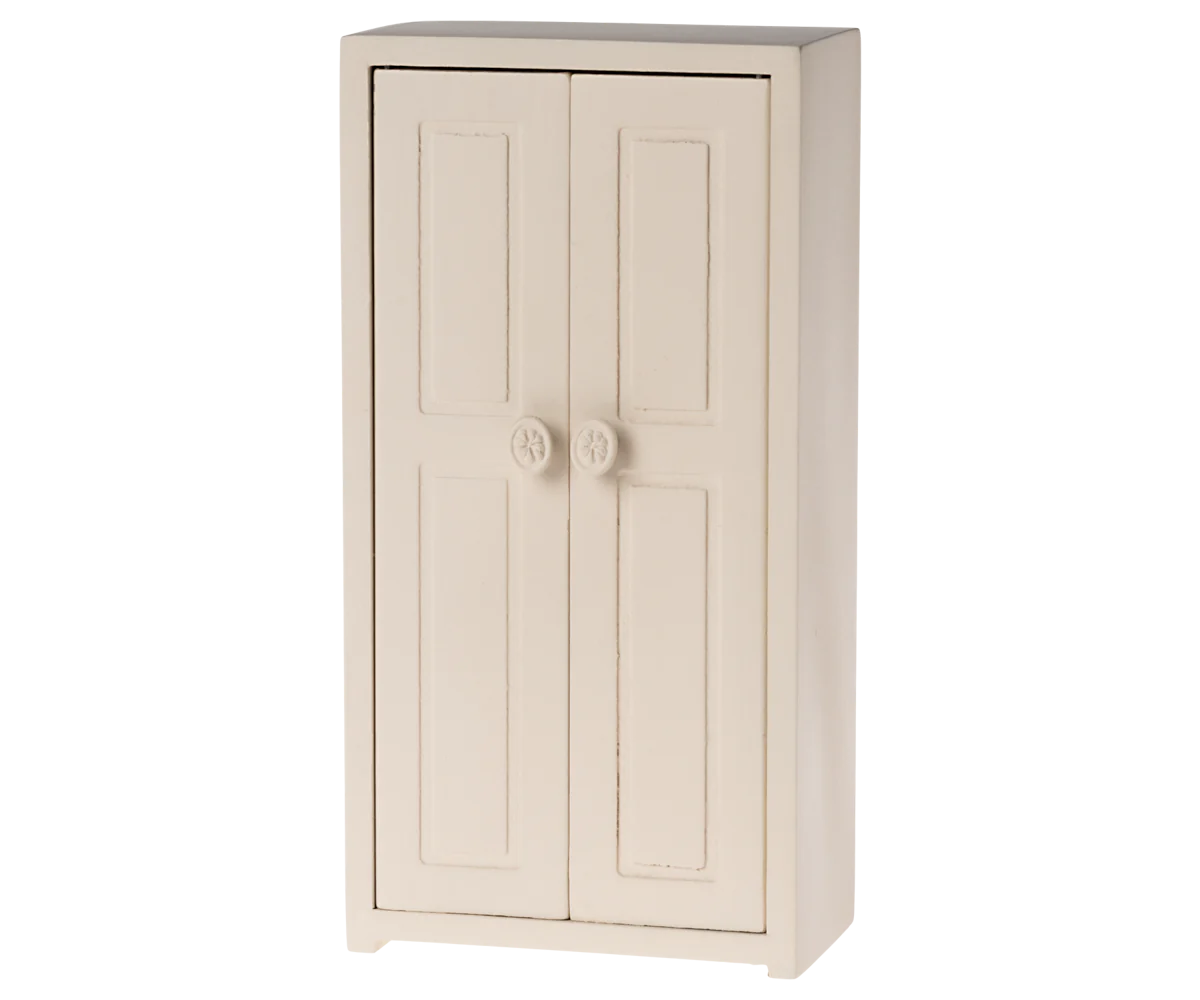 Closet, Mouse