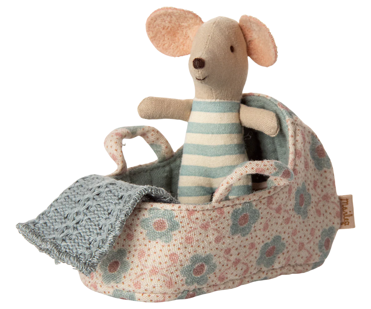 Carry Cot, Baby Mouse