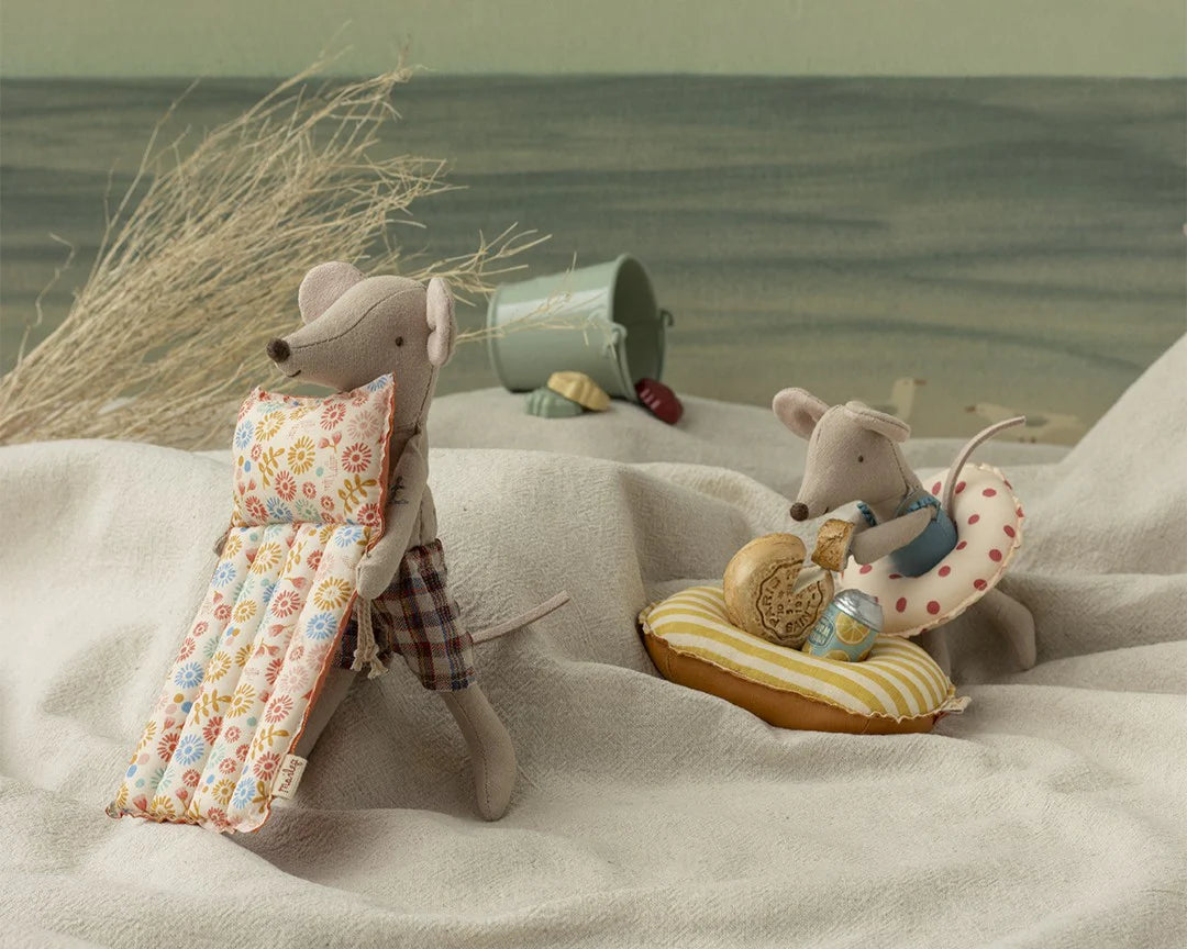 Beach Mouse with Air Mattress, Dad