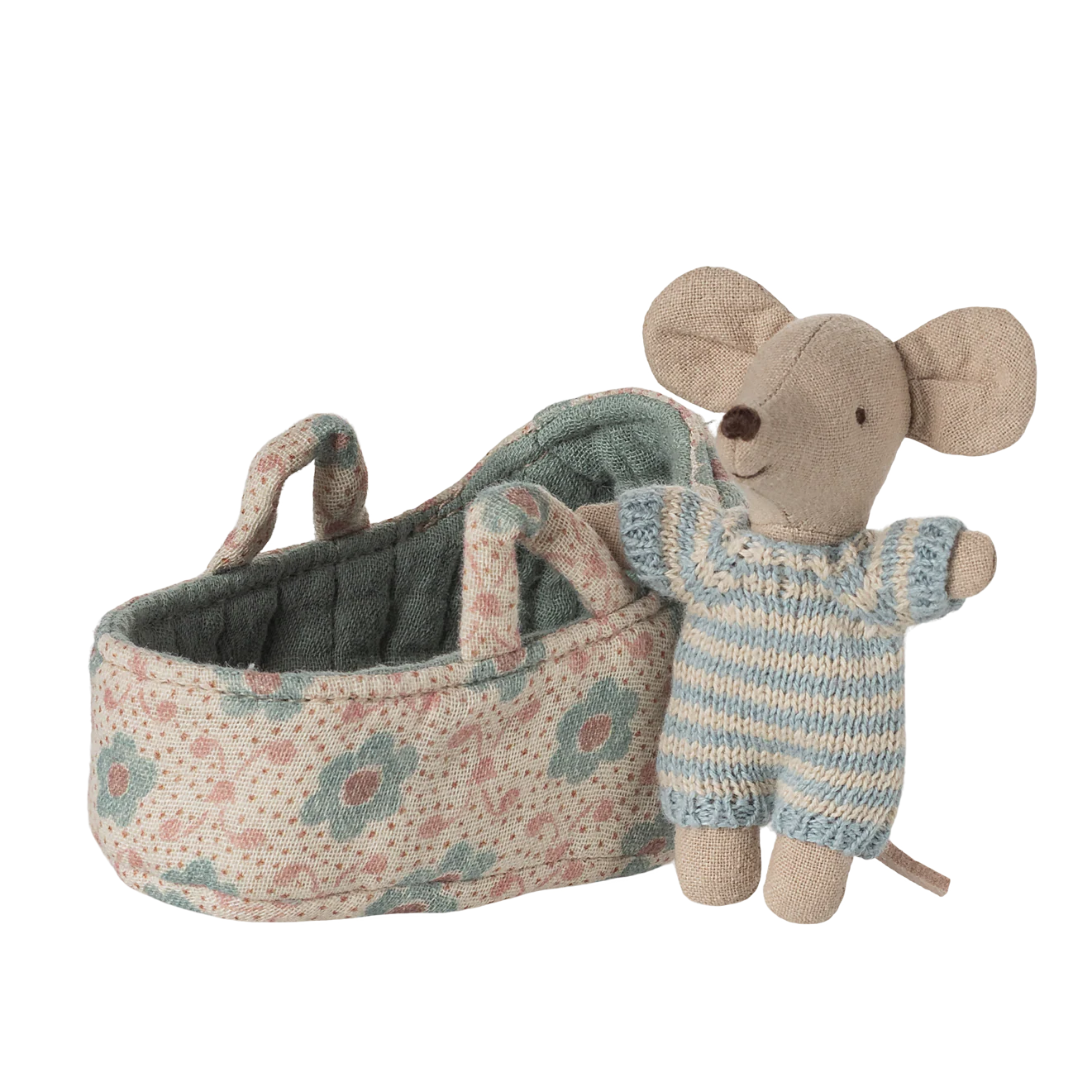 Baby Mouse in Carry Cot (Blue)