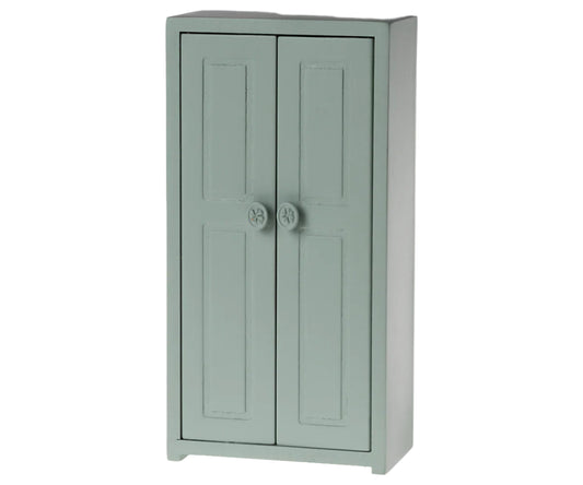 Closet, Mouse