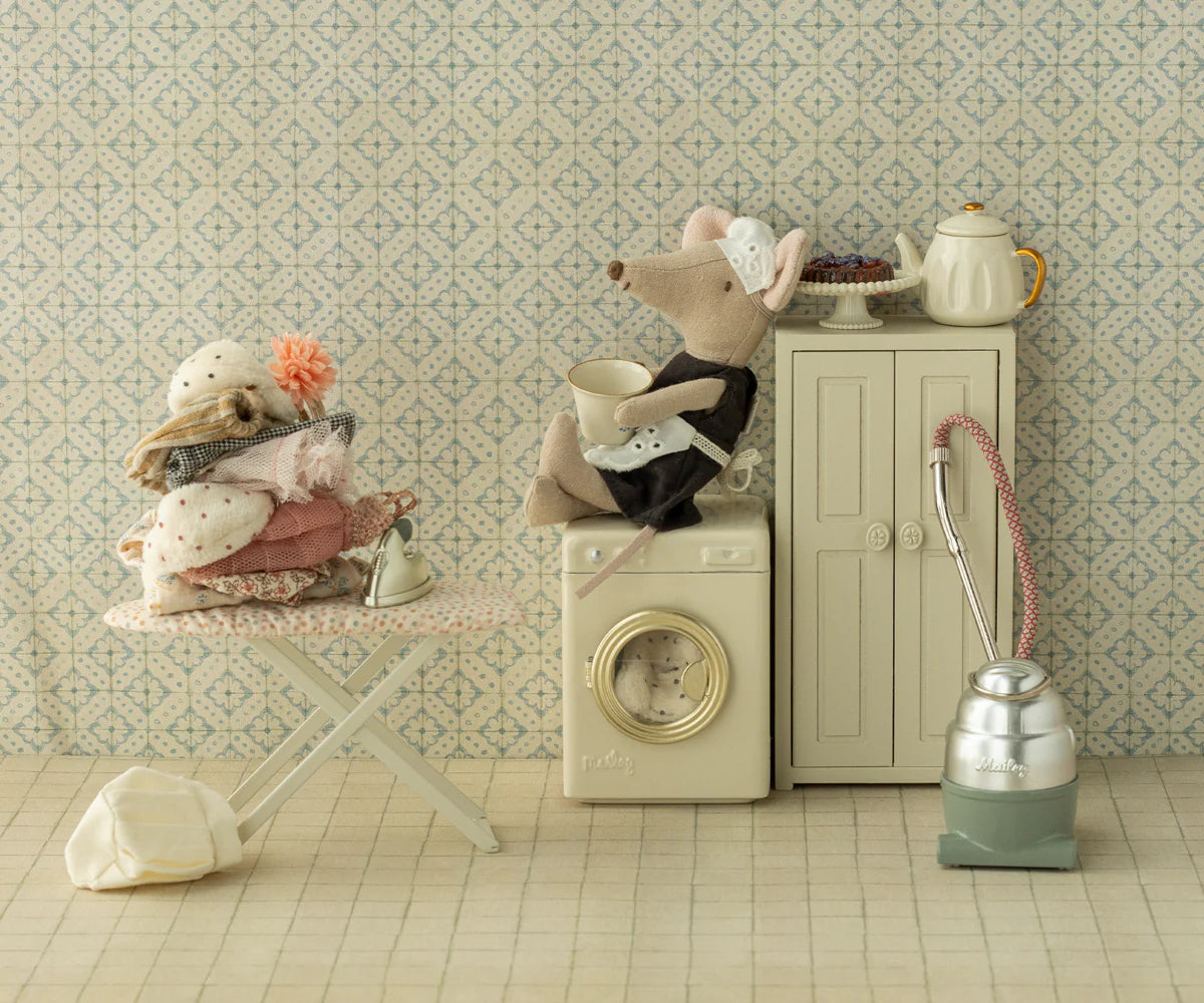 Maid Mouse
