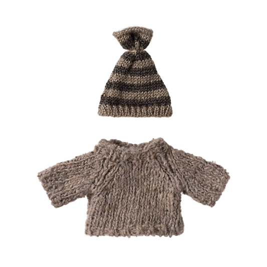 Knitted Sweater and Hat, Big Brother Mouse