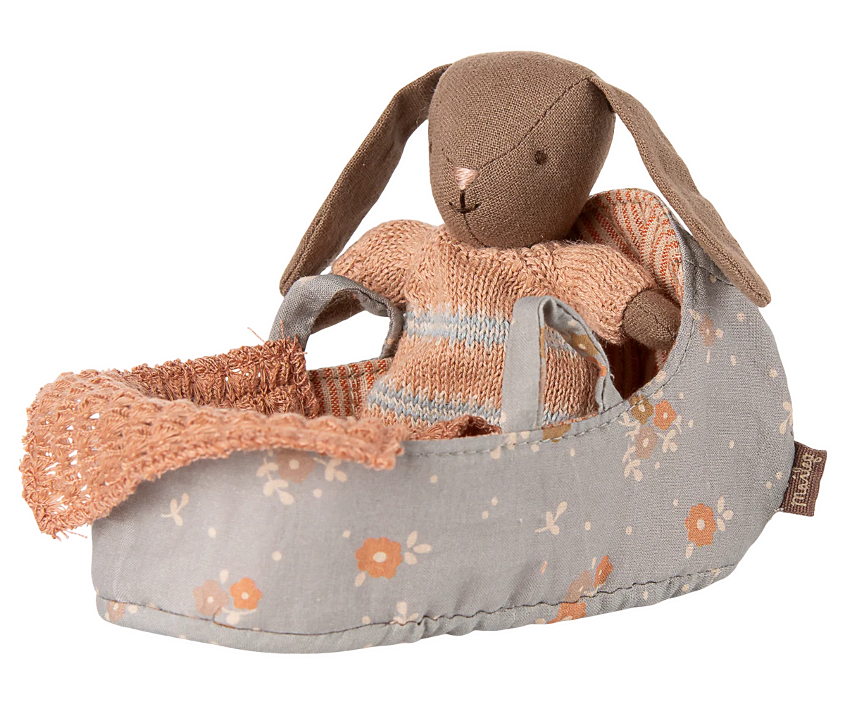 Carry Cot, Micro