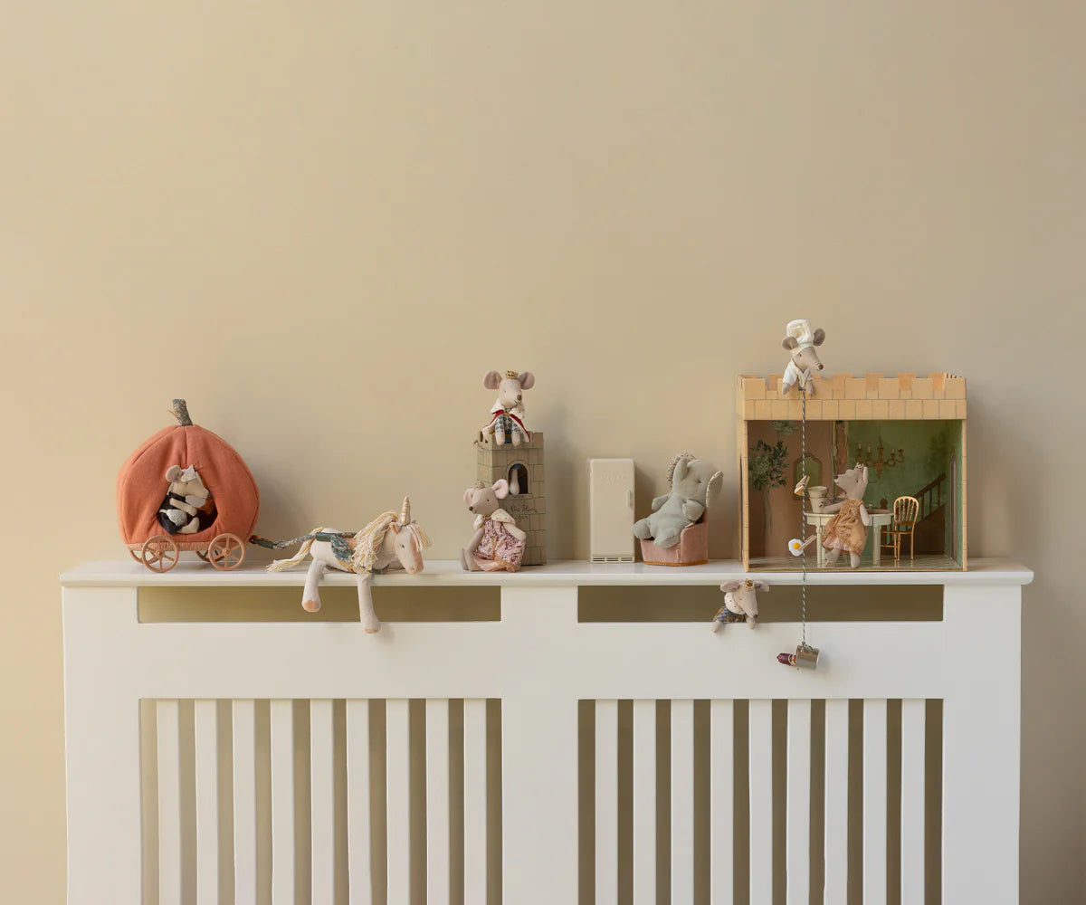 Unicorn, Small
