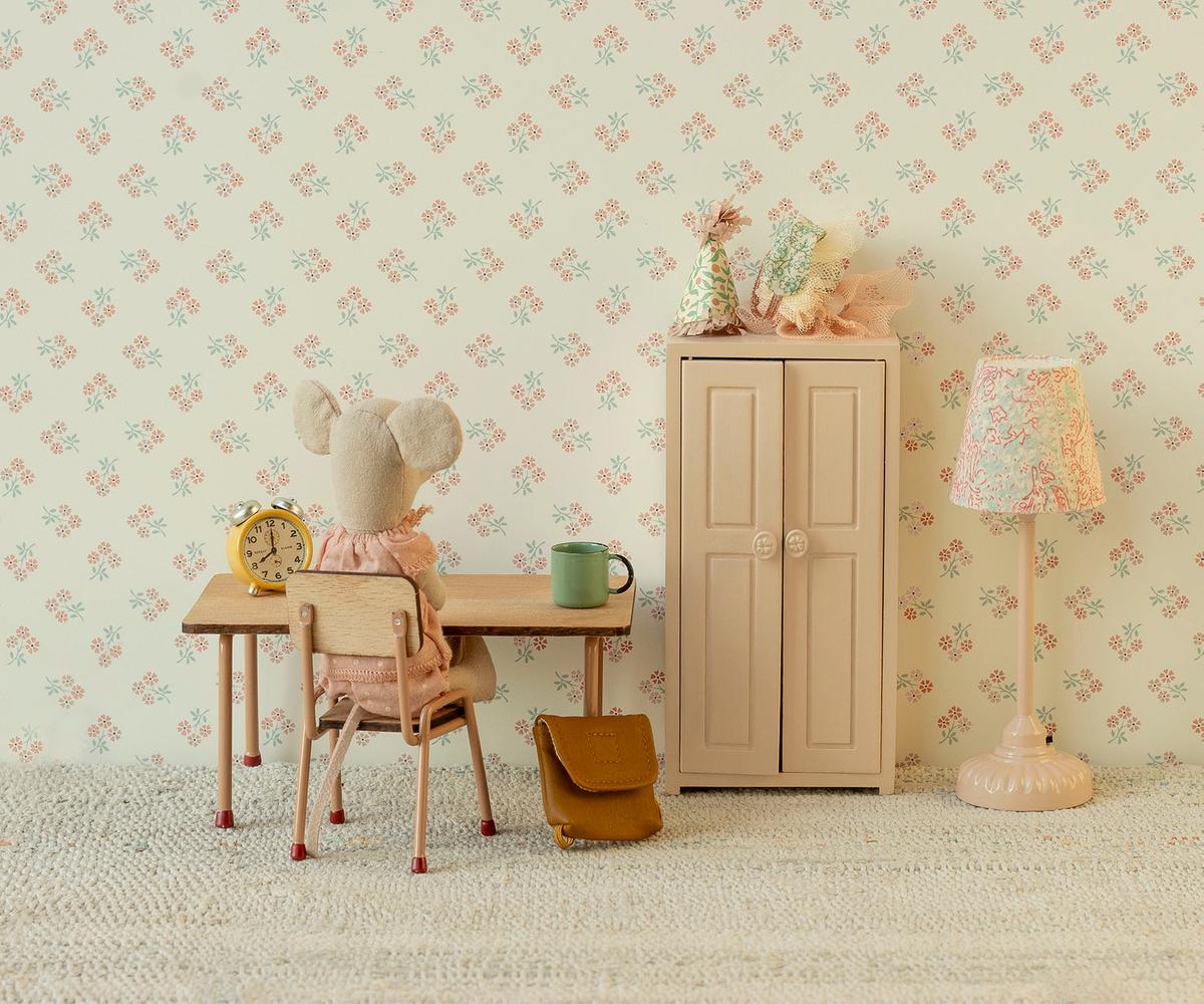 Table and Chair Set, Mouse
