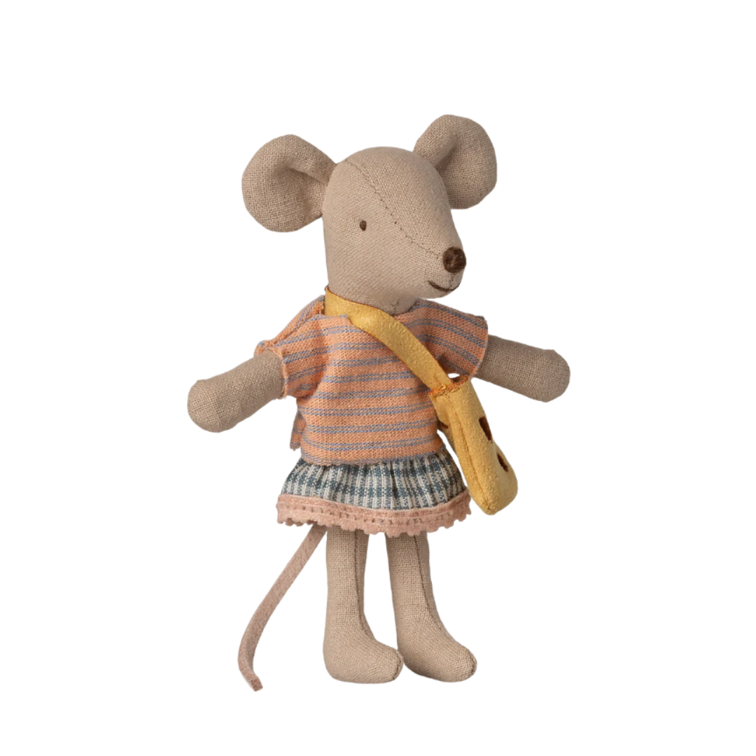 Little Sister Mouse with Bag