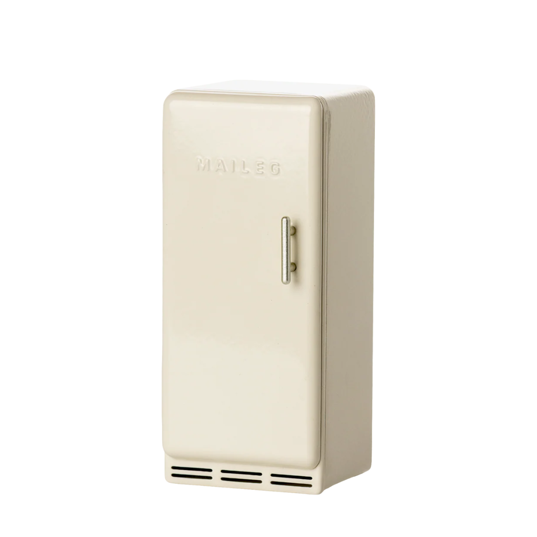 Off White Fridge, Mouse