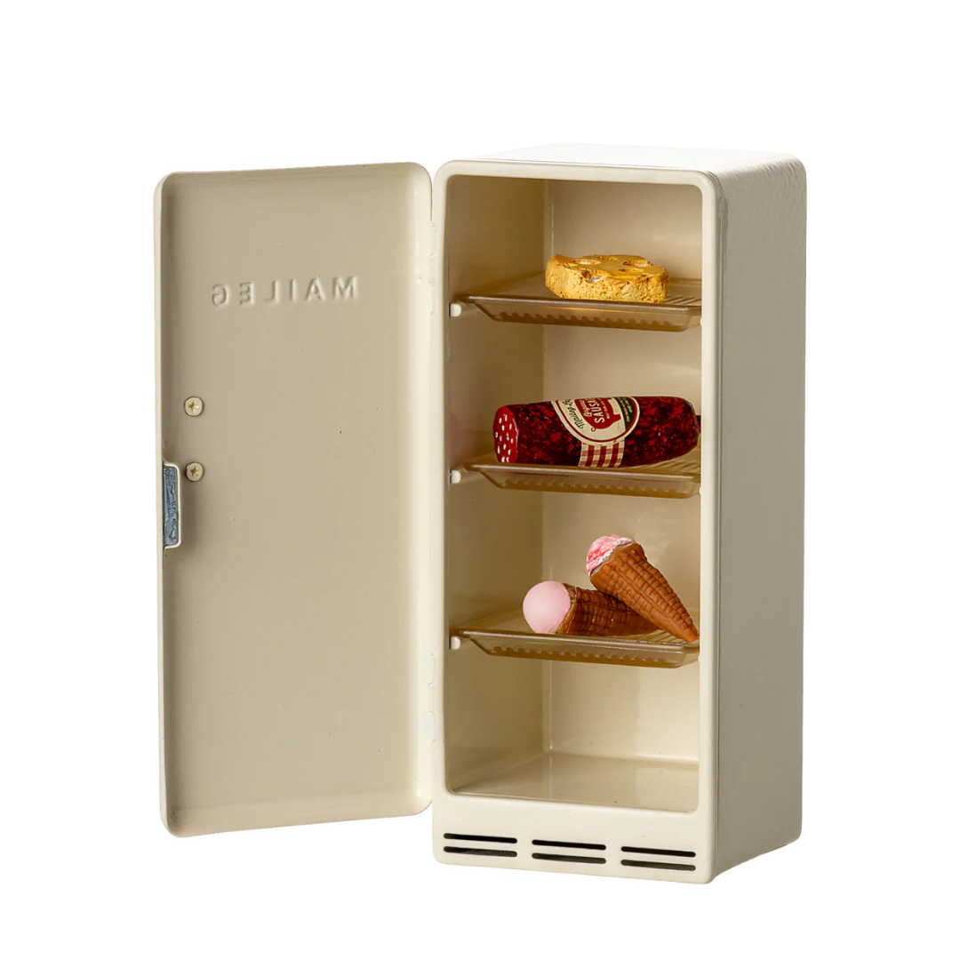 Off White Fridge, Mouse