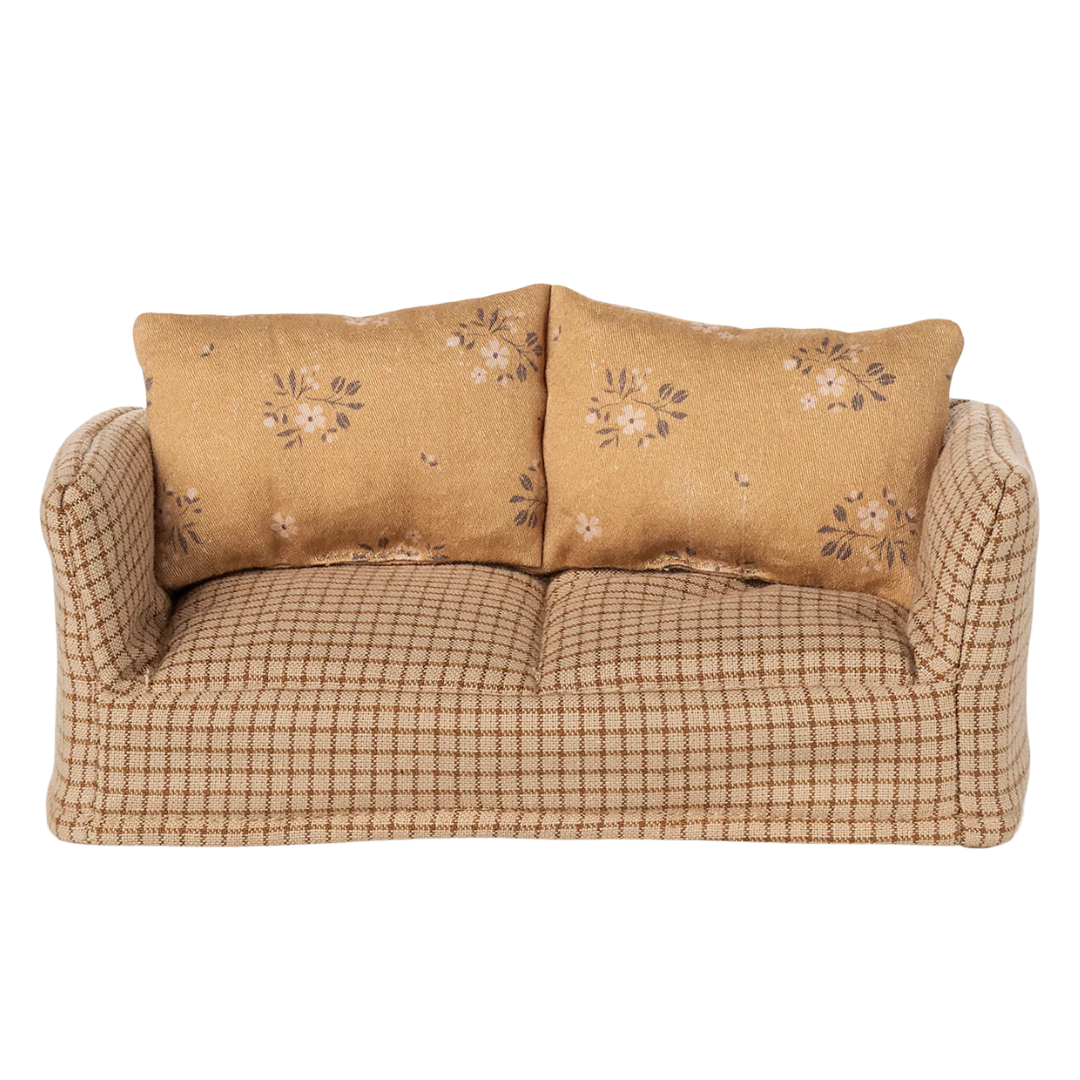 Couch, Mouse