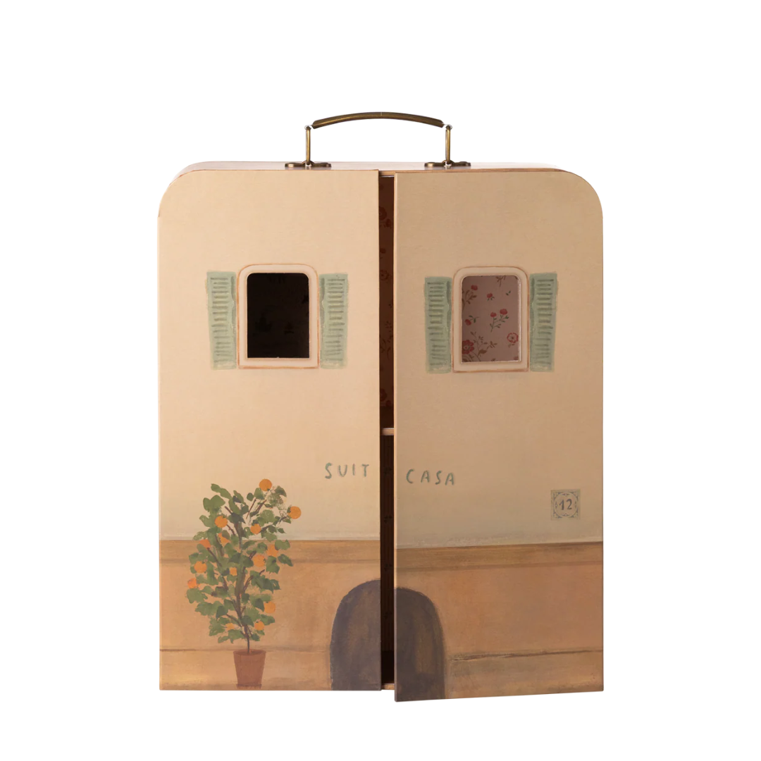 SuitCasa Mouse House