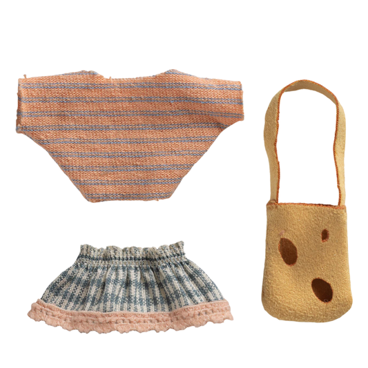 Clothes and Bag, Little Sister Mouse