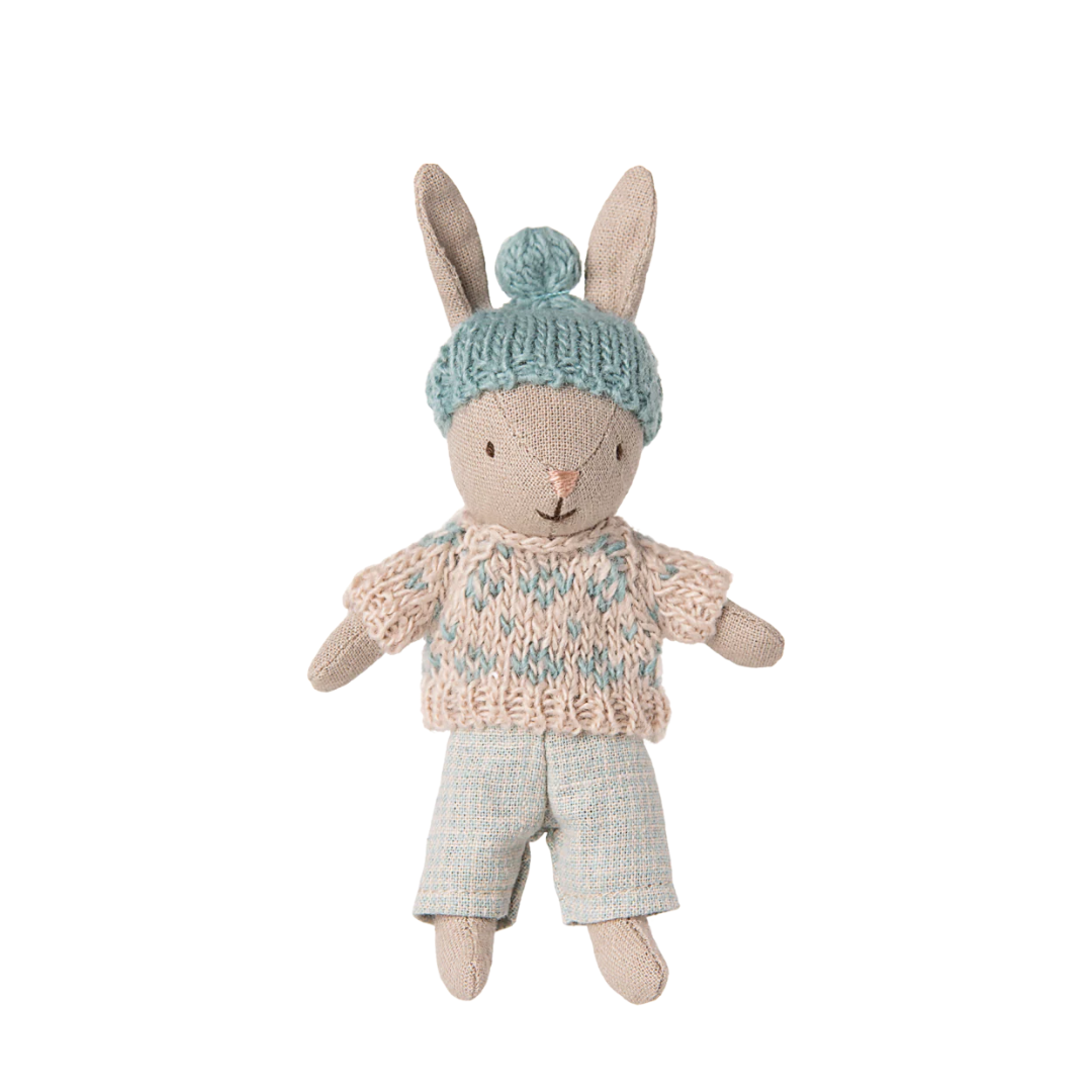 Winter Rabbit, Micro