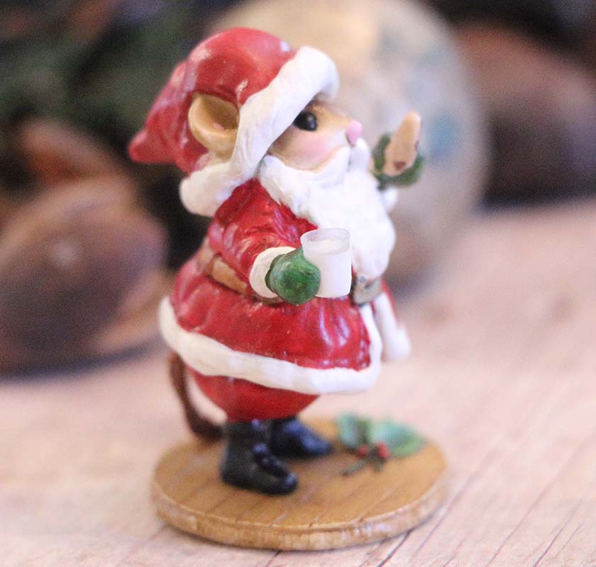 Snacking Santa M-716